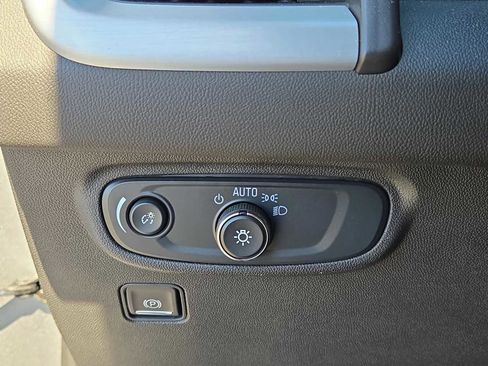 Used 2024 GMC Terrain SLE image 21