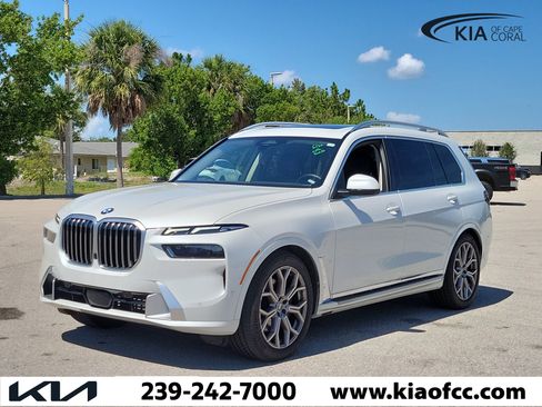 Used 2026 BMW X7 xDrive40i AWD/4WD image 3