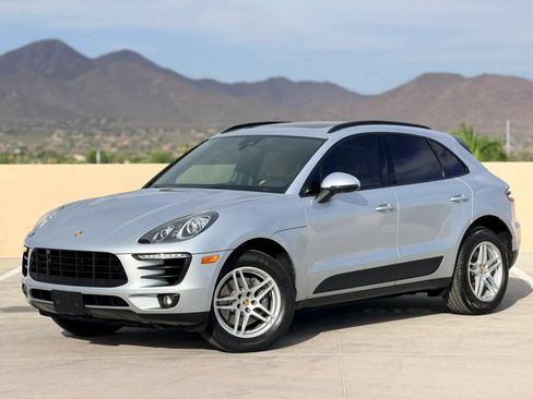 Used 2017 Porsche Macan AWD/4WD image 8