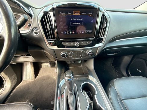 Used 2020 Chevrolet Traverse RS AWD/4WD image 12