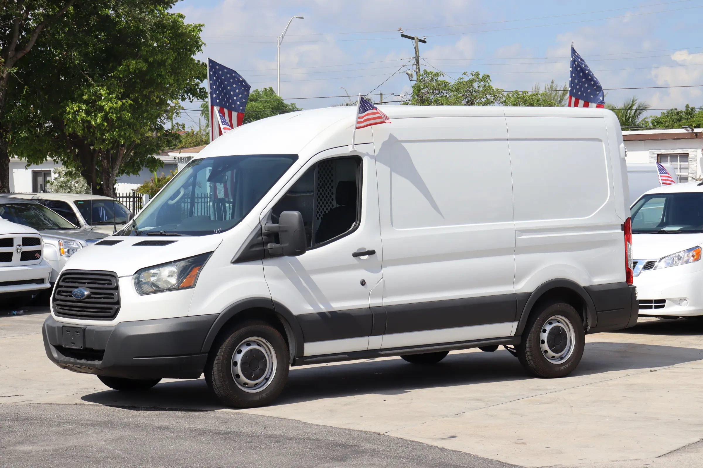 Used 2017 Ford Transit 150 130 Medium Roof RWD image 1