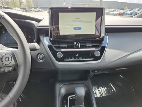 Used 2026 Toyota Corolla SE image 30