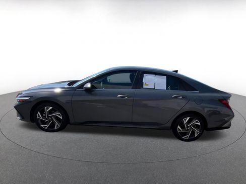 Used 2025 Hyundai Elantra SEL image 8