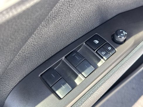 Used 2023 Toyota Camry SE FWD image 13