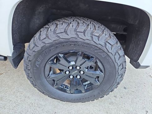 Used 2022 GMC Canyon AT4 image 30