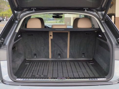 Used 2021 Audi Q8 Prestige image 12