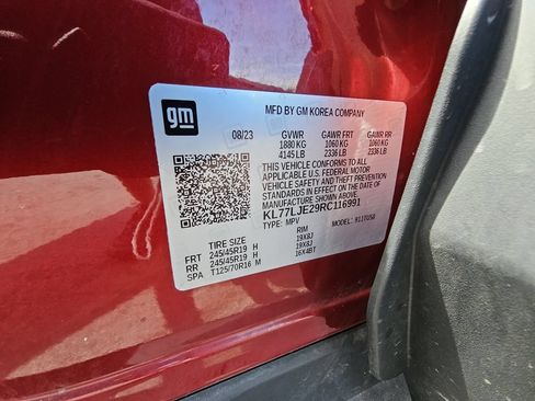 Used 2024 Chevrolet Trax RS w/ Sunroof Package FWD image 33