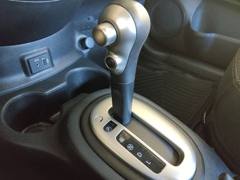 Used 2019 Nissan Versa SV FWD image 26