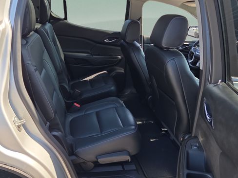 Used 2018 GMC Acadia SLT AWD/4WD image 14