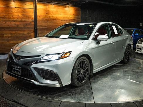 Used 2021 Toyota Camry XSE image 2