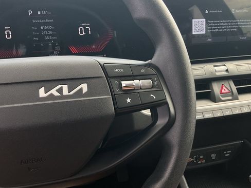 Used 2025 Kia K4 FWD image 27