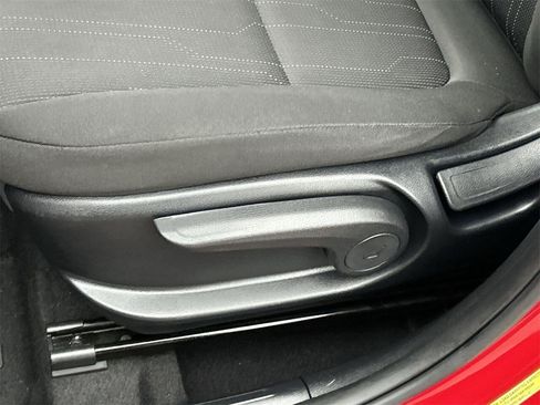 Used 2022 Hyundai Venue SE image 17