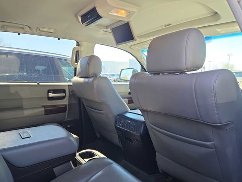 Used 2016 Toyota Sequoia Platinum image 5