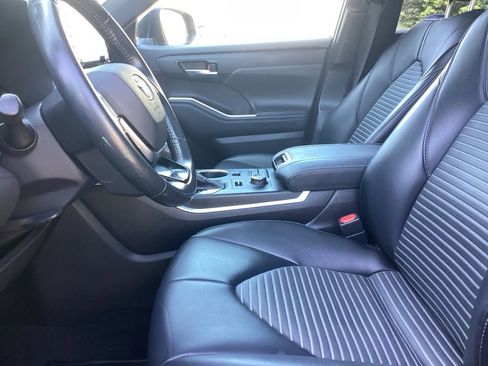 Used 2021 Toyota Highlander XSE AWD/4WD image 4