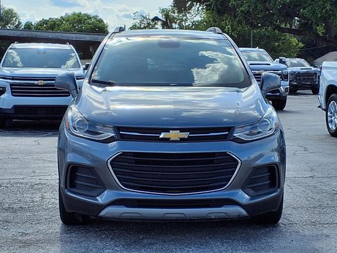 Used 2019 Chevrolet Trax LT w/ LT Convenience Package FWD image 2