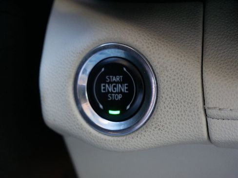 Used 2021 Buick Envision Essence AWD/4WD image 27