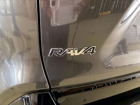 Used 2022 Toyota RAV4 XSE AWD/4WD image 31