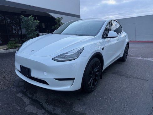 Used 2023 Tesla Model Y Long Range image 1