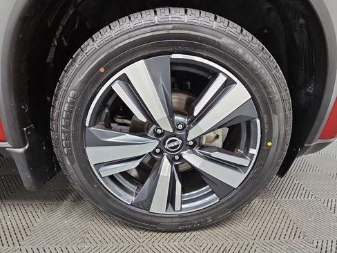 Used 2023 Nissan Rogue SL AWD/4WD image 45