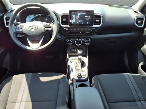 New 2025 Hyundai Venue SEL image 16