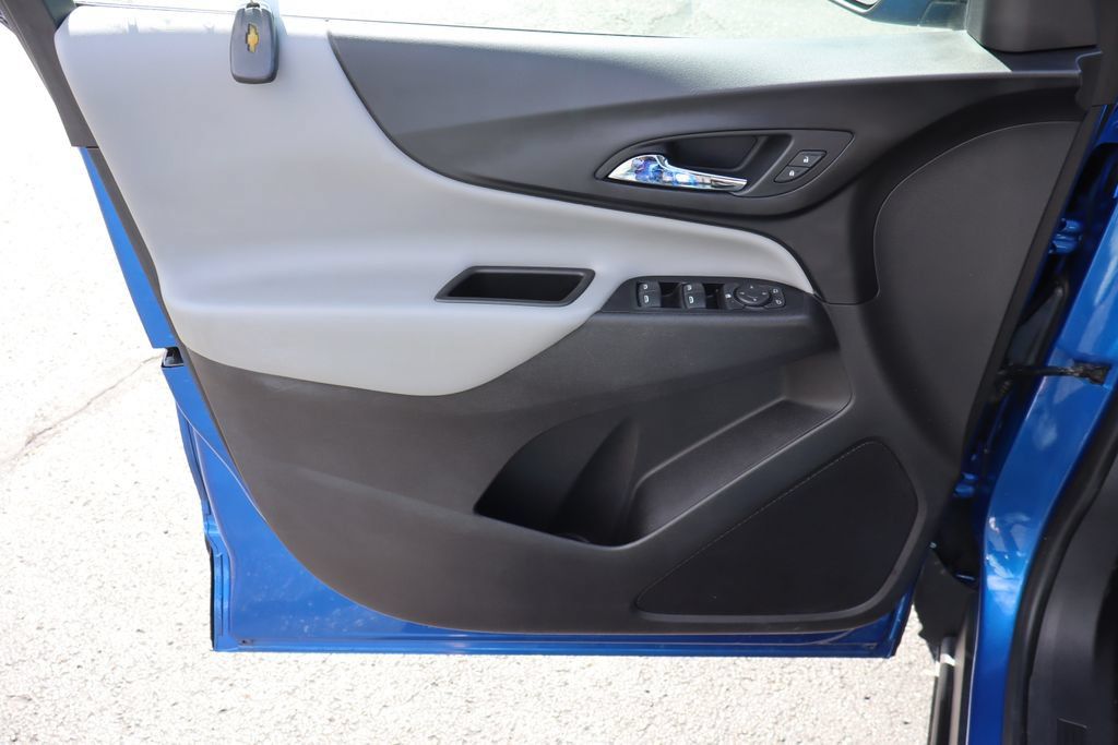 Used 2019 Chevrolet Equinox LS w/ LS Convenience Package AWD/4WD image 23