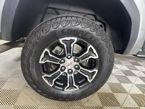 Used 2024 GMC Canyon AT4 AWD/4WD image 31