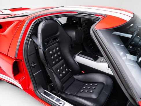 Used 2005 Ford GT image 35