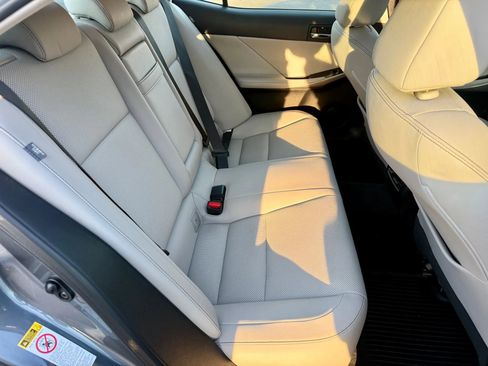 Used 2016 Lexus IS 300 AWD image 18