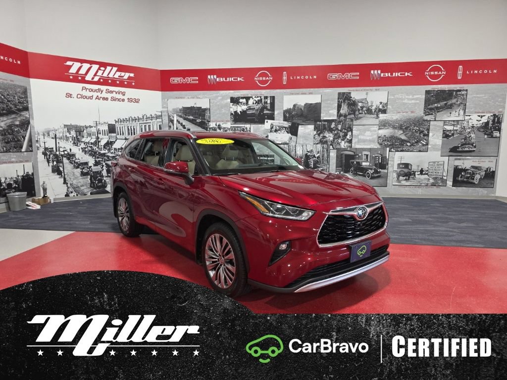 Used 2020 Toyota Highlander Platinum AWD/4WD image 1
