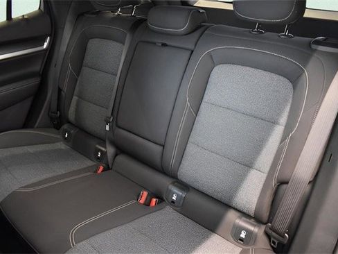 Used 2025 GMC Terrain Elevation w/ Technology Package II image 7