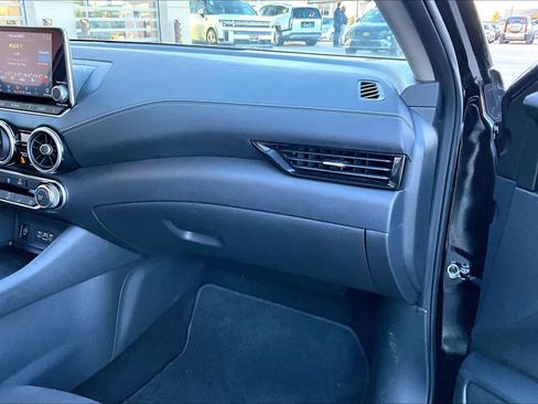 Used 2025 Nissan Sentra SV image 16