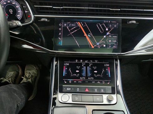Used 2019 Audi Q8 Premium Plus w/ Premium Plus AWD/4WD image 21