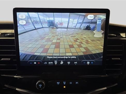 Used 2023 Ford Transit 350 XLT image 20