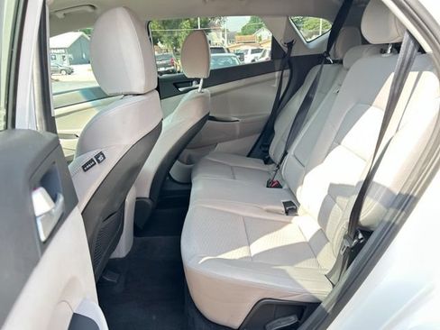 Used 2019 Hyundai Tucson SE AWD/4WD image 16