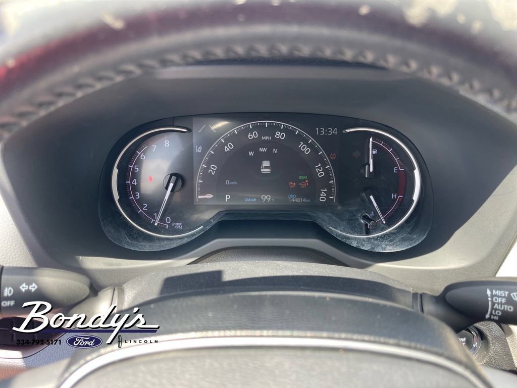 Used 2019 Toyota RAV4 Limited w/ Cold Weather Package FWD image 4