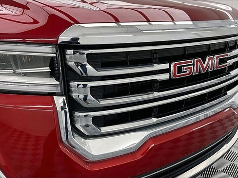 Used 2023 GMC Acadia SLE w/ Driver Convenience Package image 29