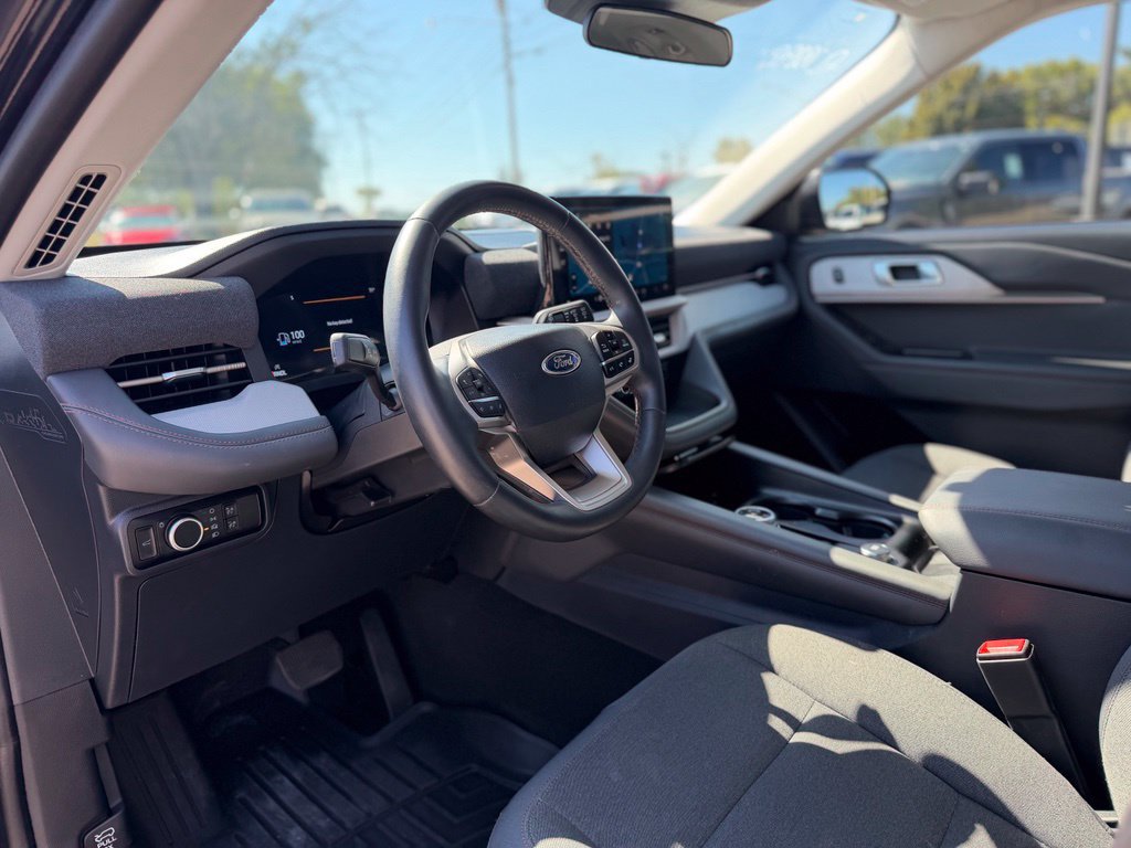 Certified 2025 Ford Explorer Active RWD image 13
