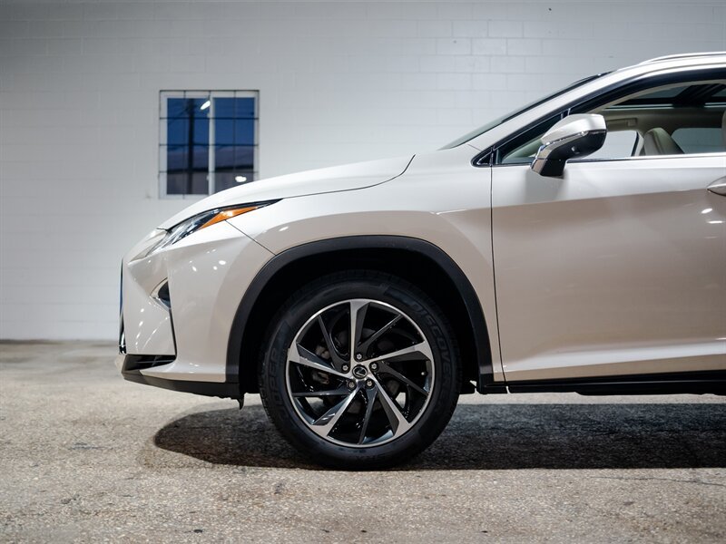 Used 2018 Lexus RX 450h AWD w/ Luxury Package image 12