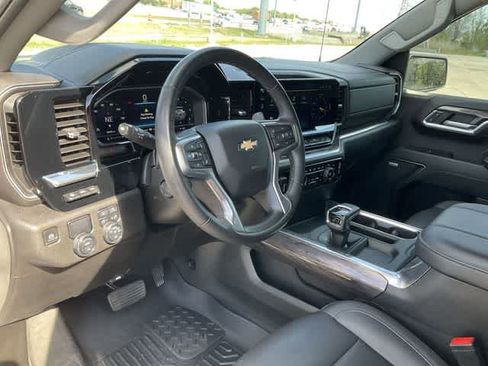 Used 2023 Chevrolet Silverado 1500 LTZ image 10