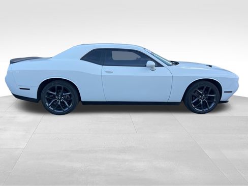 Used 2019 Dodge Challenger SXT w/ Blacktop Package RWD image 4