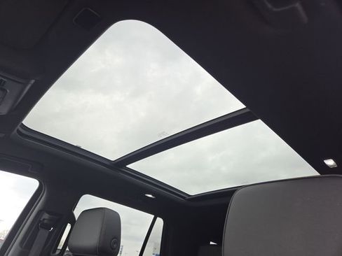 Used 2023 Chevrolet Tahoe RST w/ Luxury Package image 3