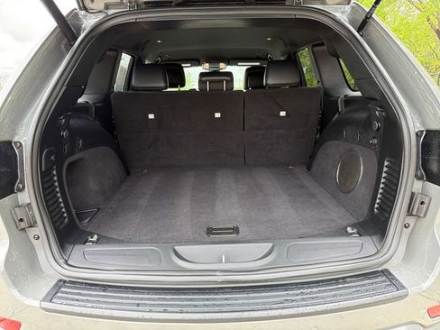 Used 2020 Jeep Grand Cherokee Altitude image 27