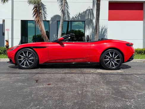 Used 2020 Aston Martin DB11 Volante RWD image 11