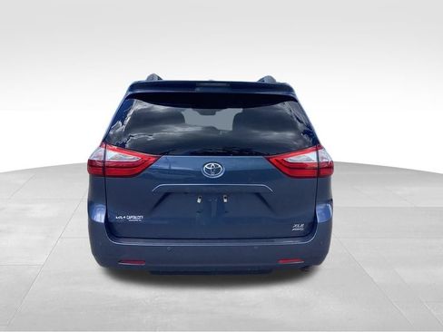 Used 2017 Toyota Sienna XLE Premium AWD/4WD image 5