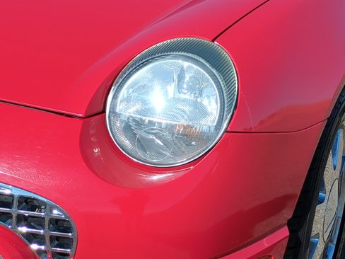 Used 2002 Ford Thunderbird image 9