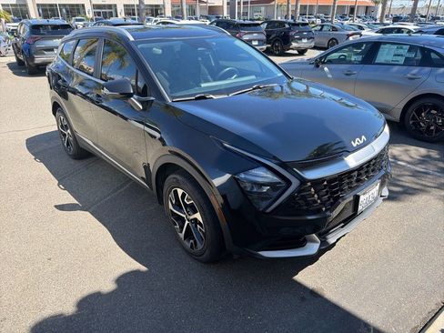 Certified 2023 Kia Sportage EX image 3