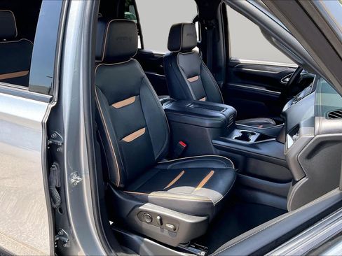 Used 2023 GMC Yukon AT4 w/ AT4 Premium Plus Package AWD/4WD image 9