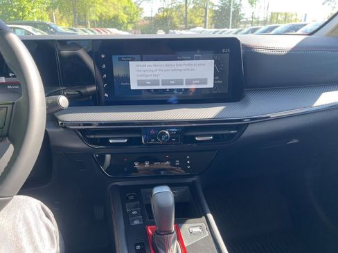 New 2025 Nissan Kicks SR image 16