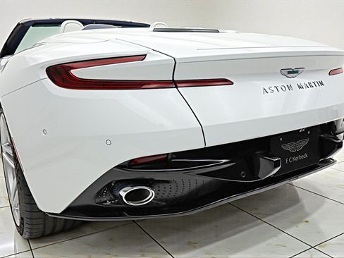 Used 2026 Aston Martin DB12 Convertible RWD image 18