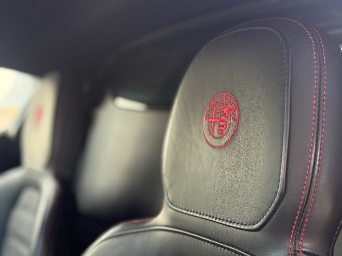 Used 2018 Alfa Romeo 4C Coupe w/ Convenience Group - Coupe RWD image 13